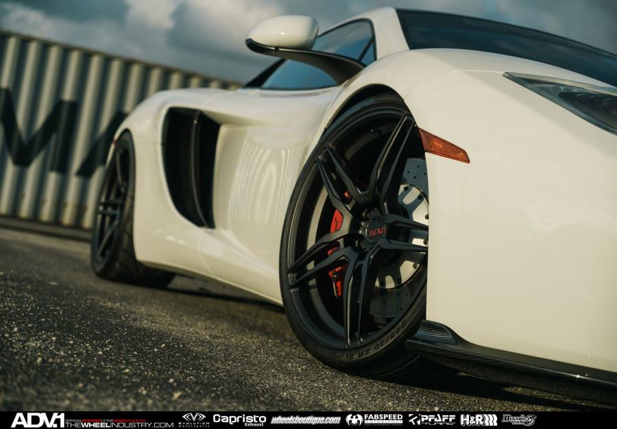 McLaren MP4-12C on ADV.1 Wheels (ADV05MV1CS) 2015 года  (фото 13 из 15)